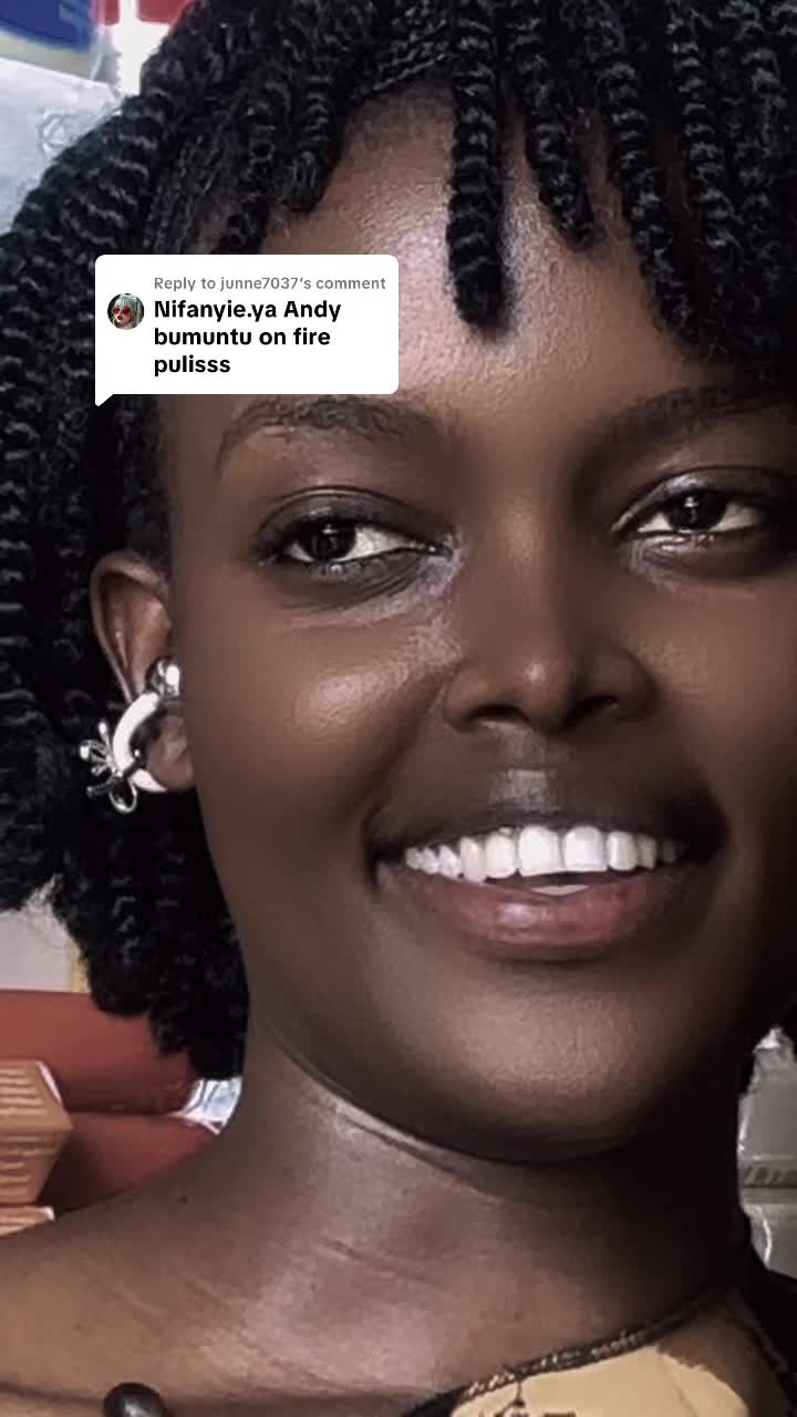 @Cute smile ☺️☺️☺️