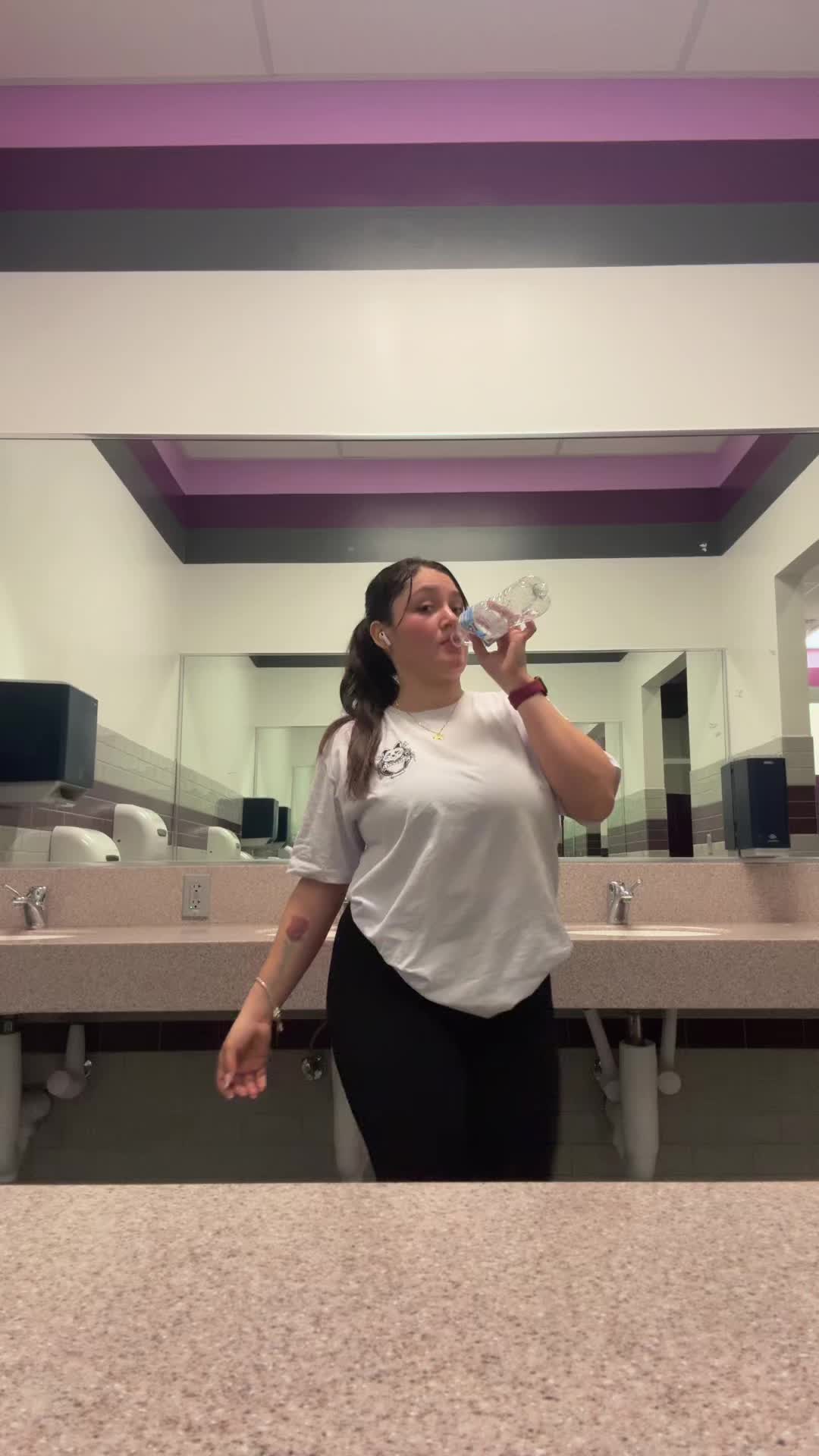 @Lindsay99
