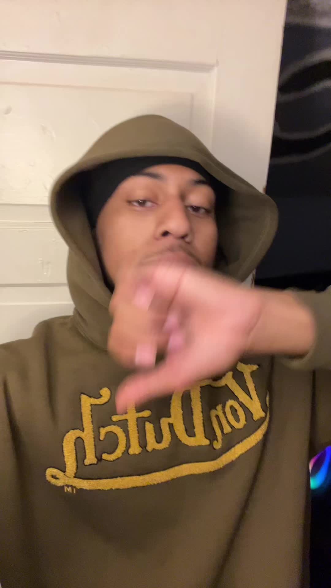 @LT🦇