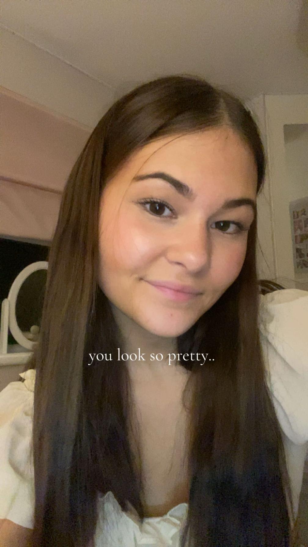 @𝐜𝐡𝐥𝐨💗