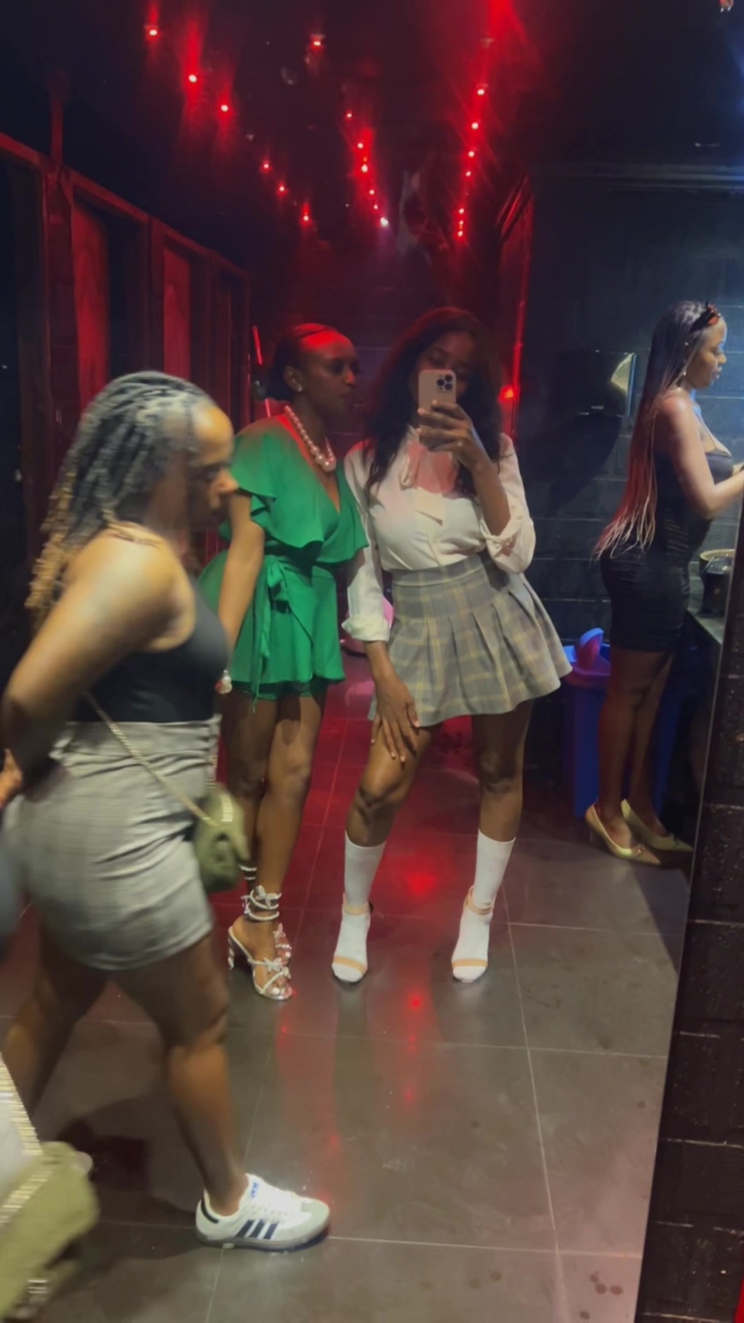 @lushvee