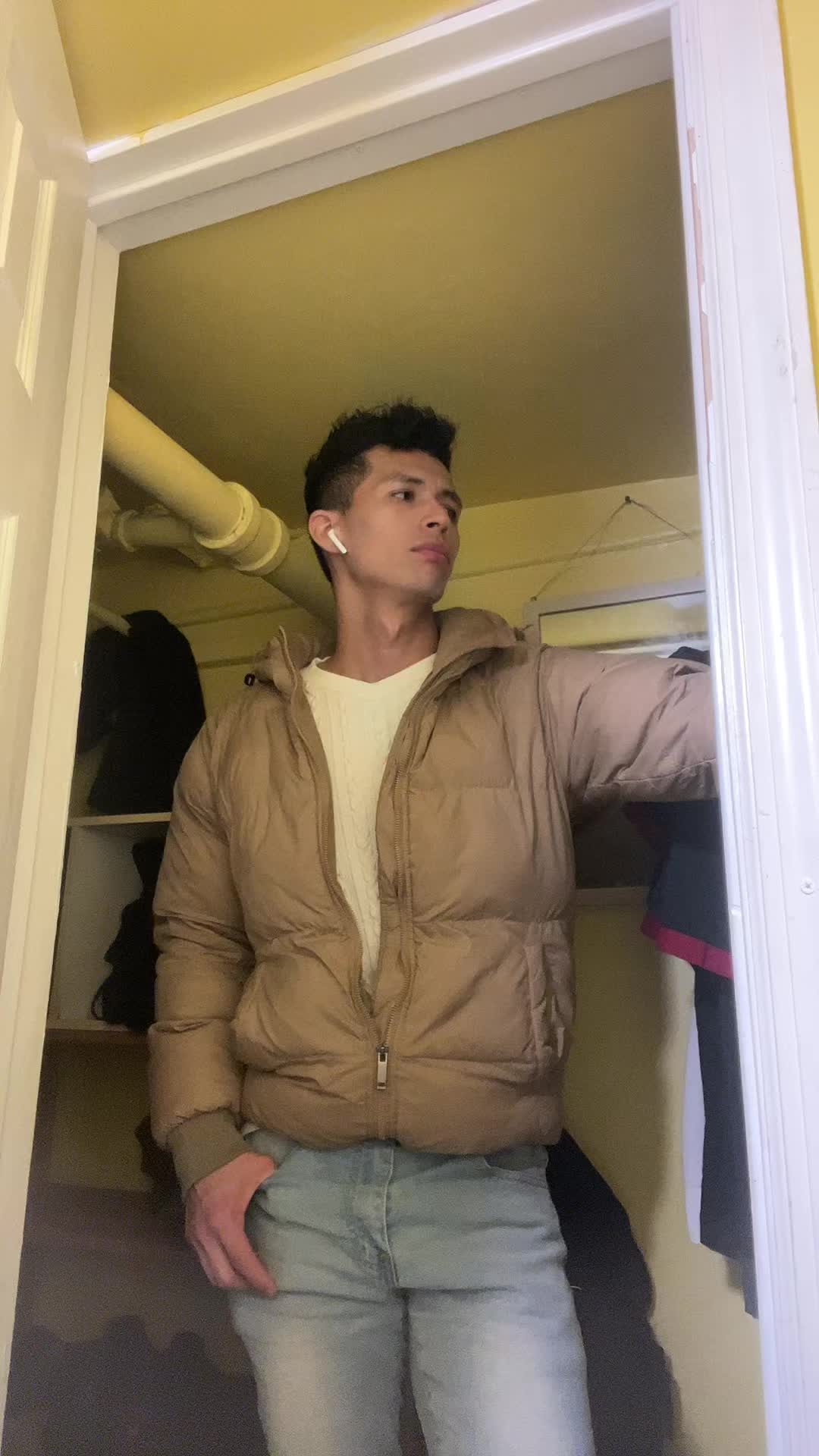 @Yova29.J
