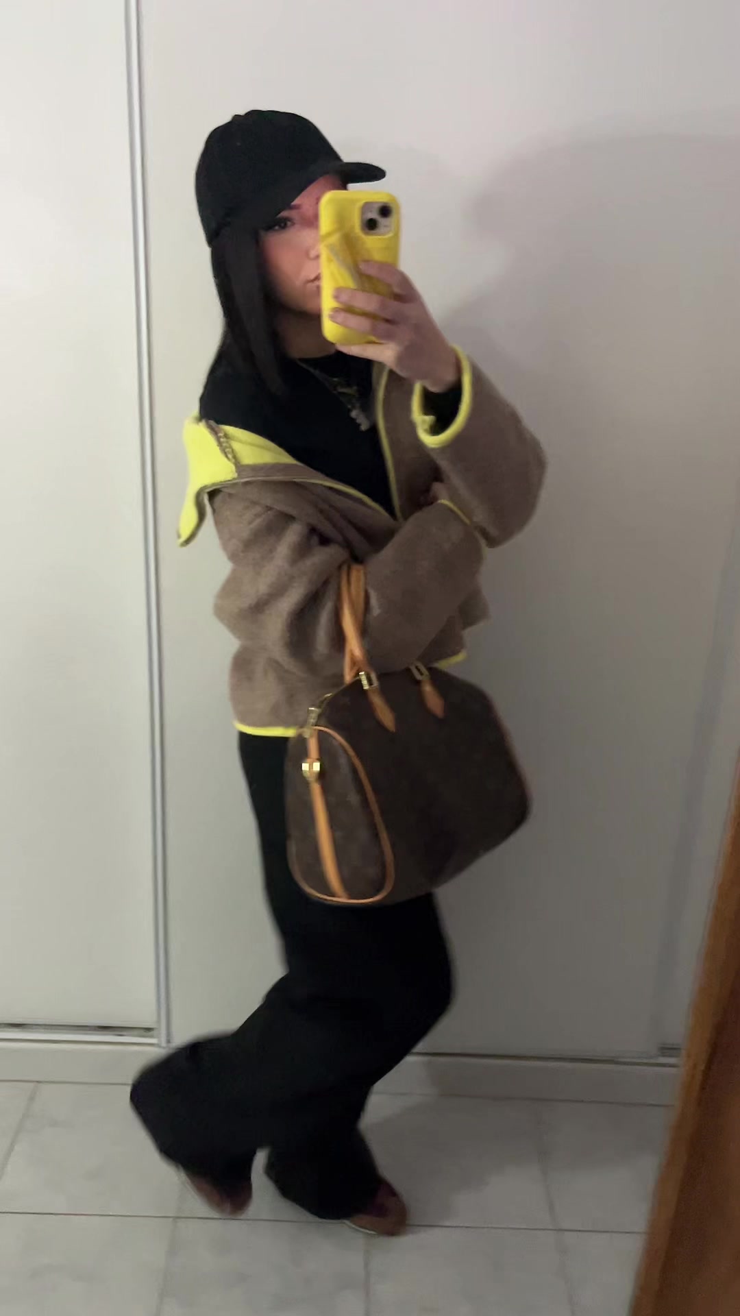 @elena.