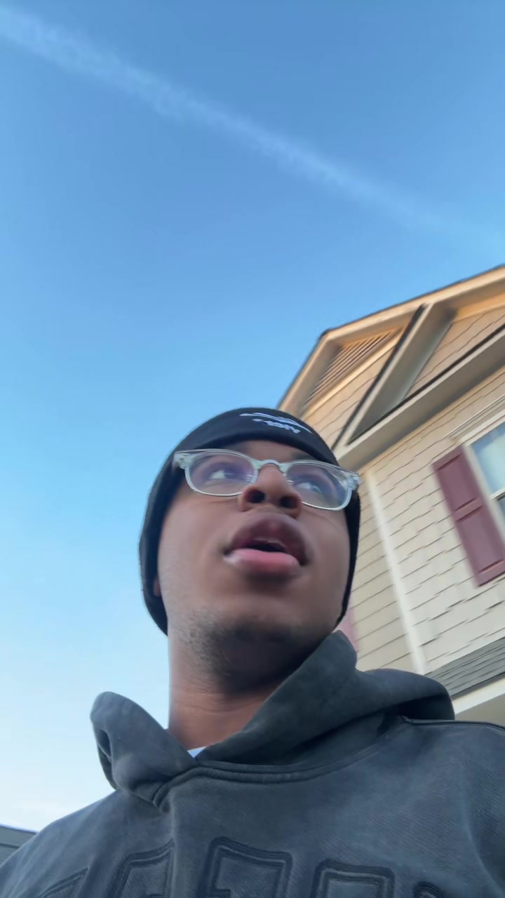 @️