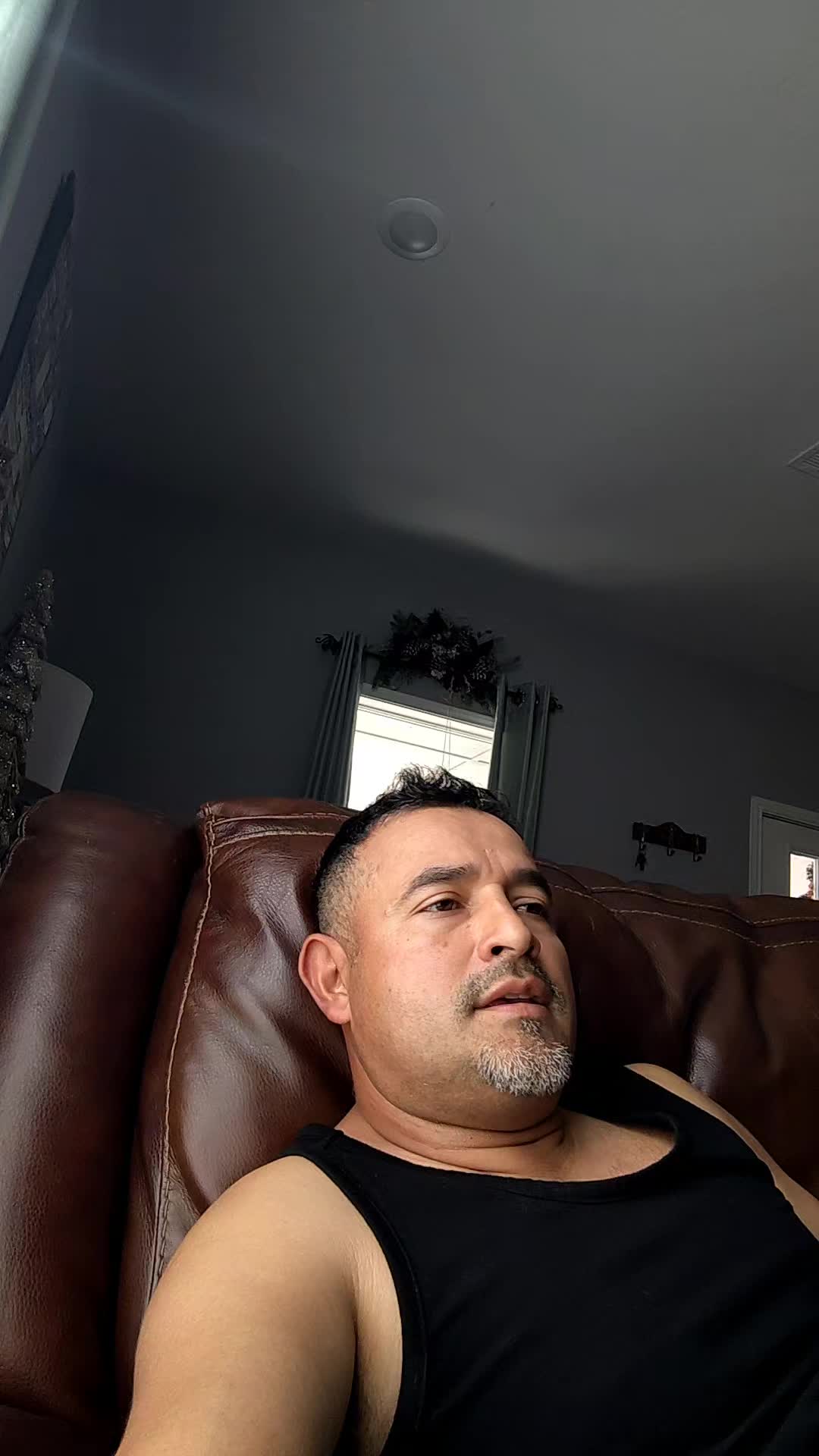 @(BESA&Iacute;)) EL NUS 🦨🇸🇻503