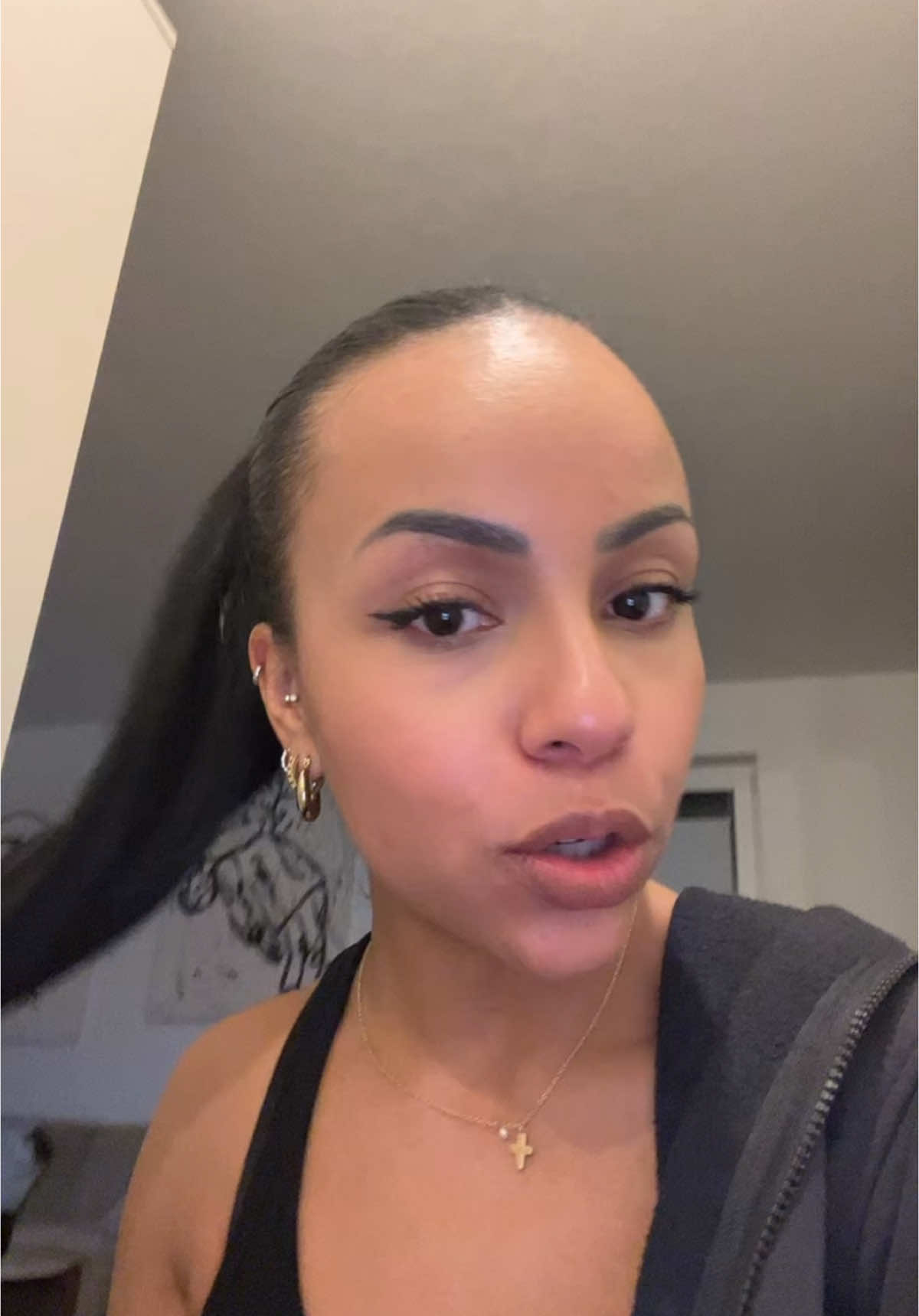 @shaniastrb