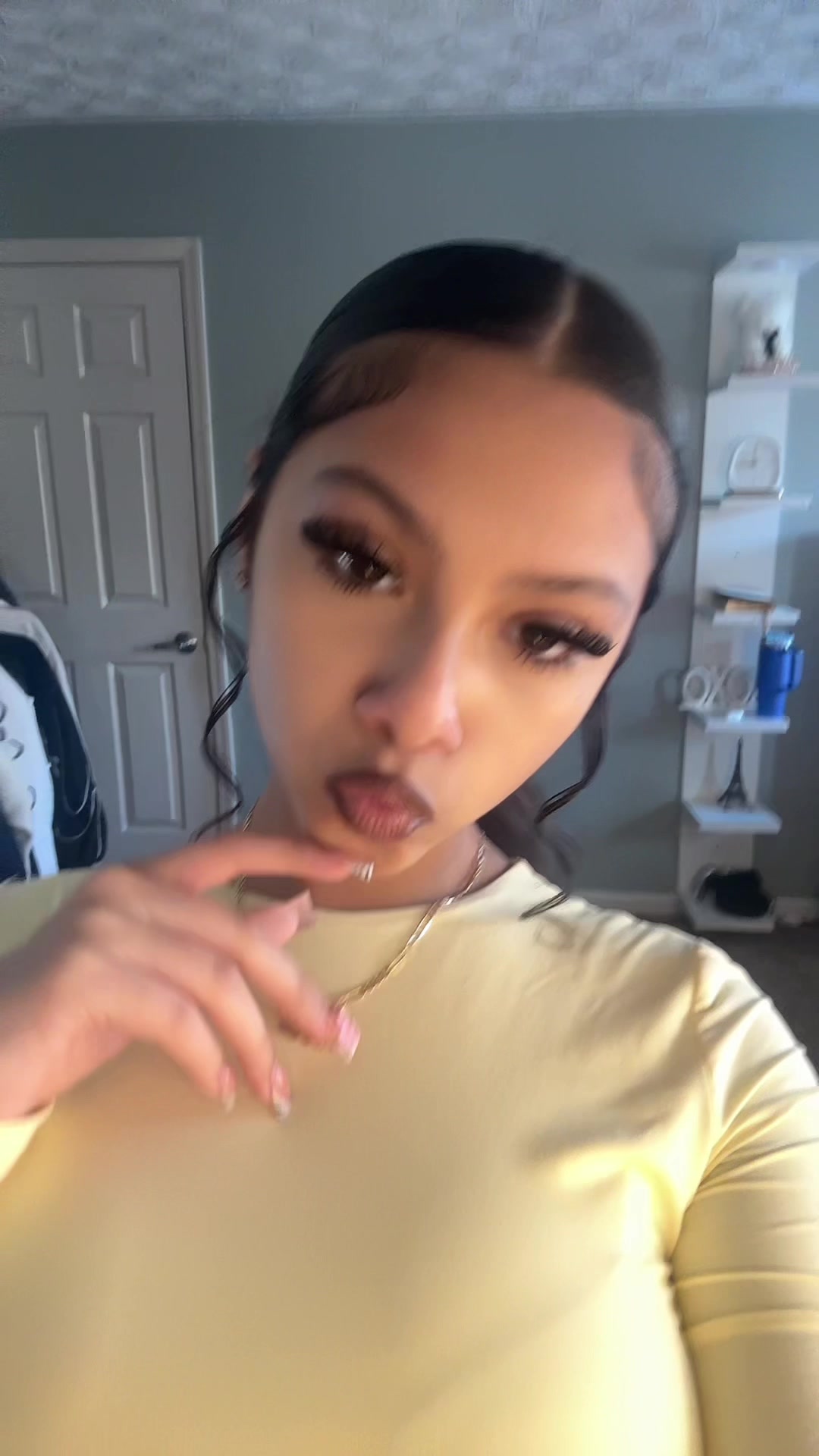 @niicole.