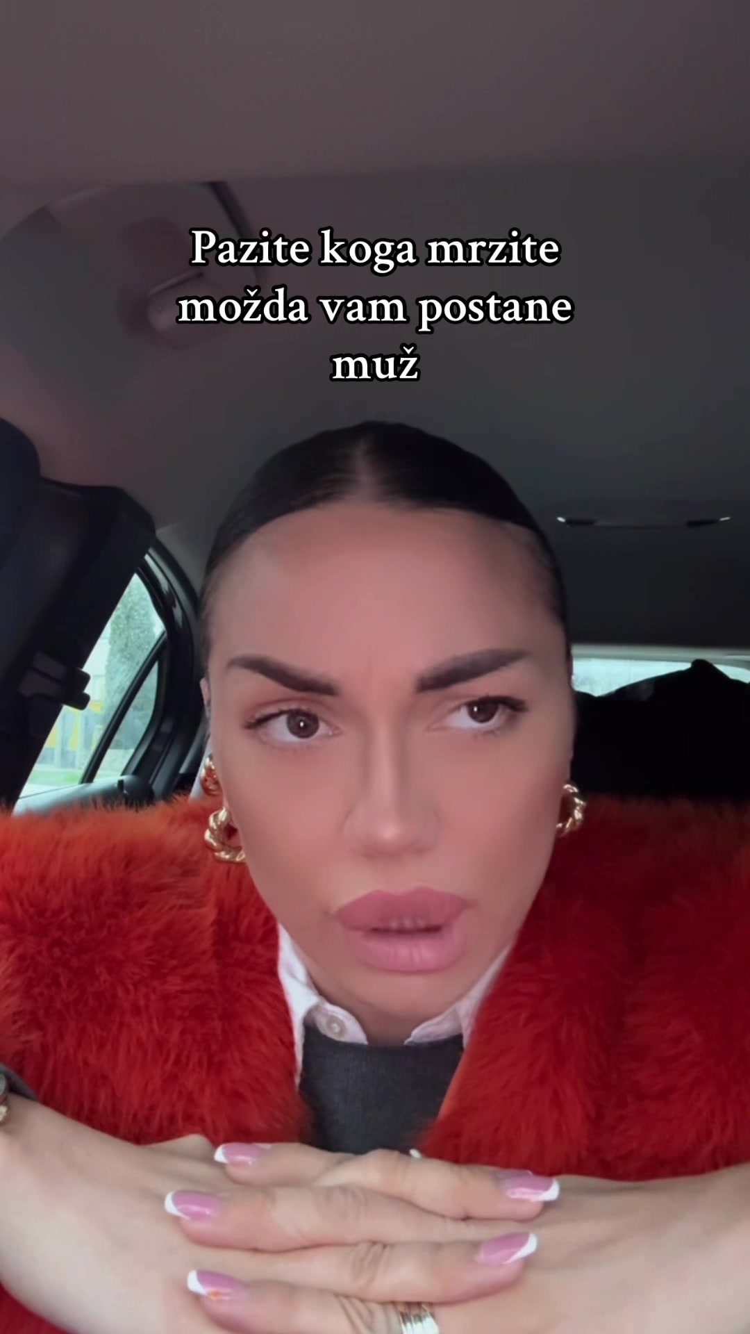 @nikinamama