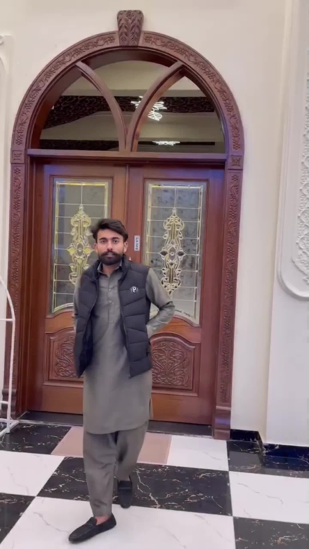 @HUZAIFA 🇵🇰