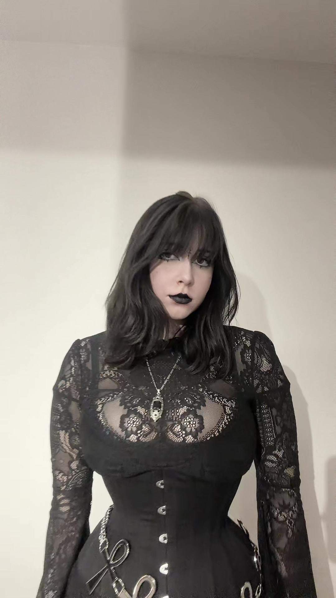 @𝓝𝓮𝓫𝓪 🦇