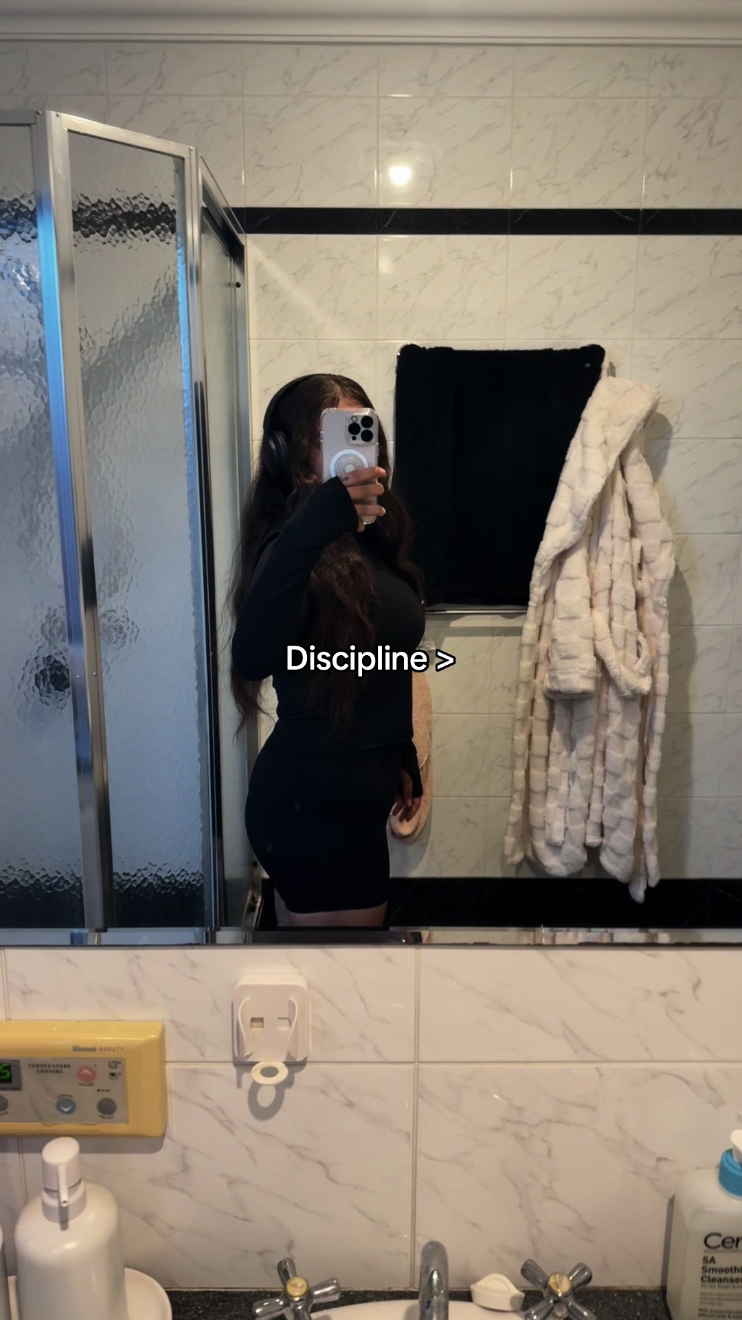 @Ladzamia