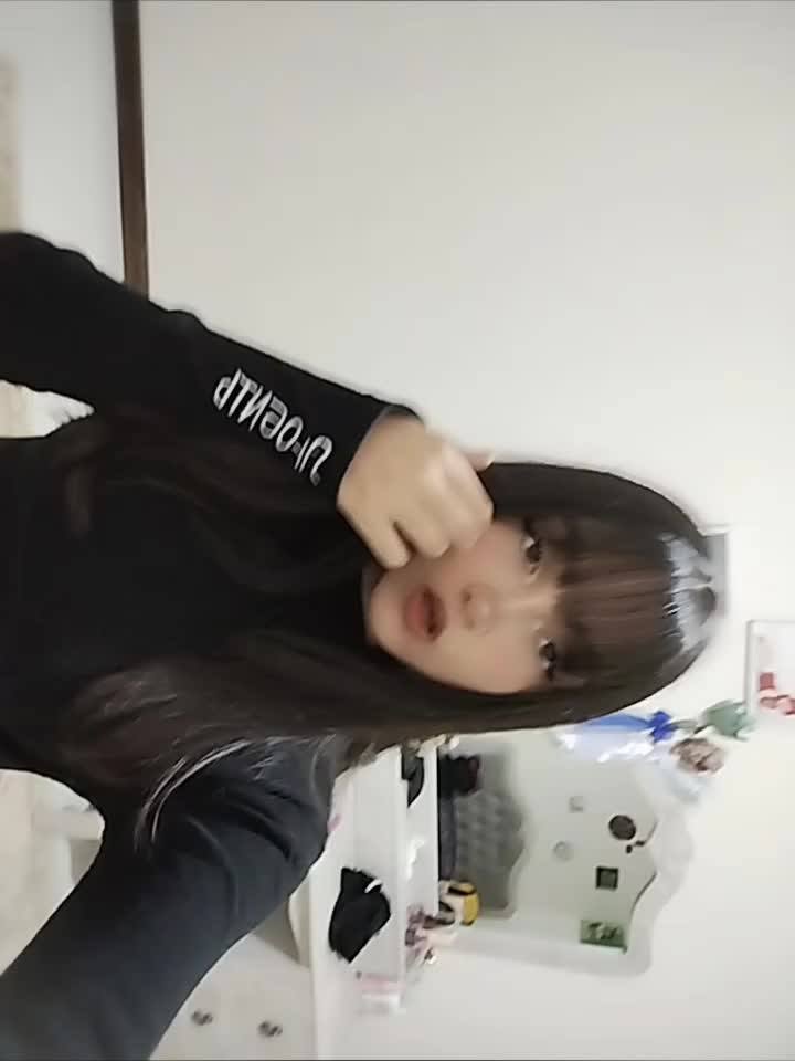 @👾