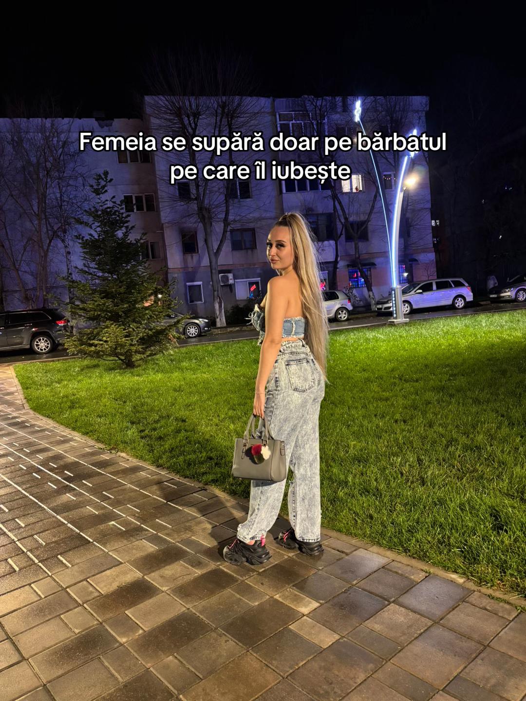 @C💫