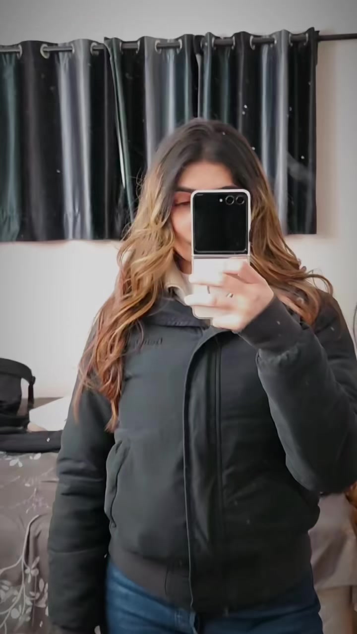 @🐝