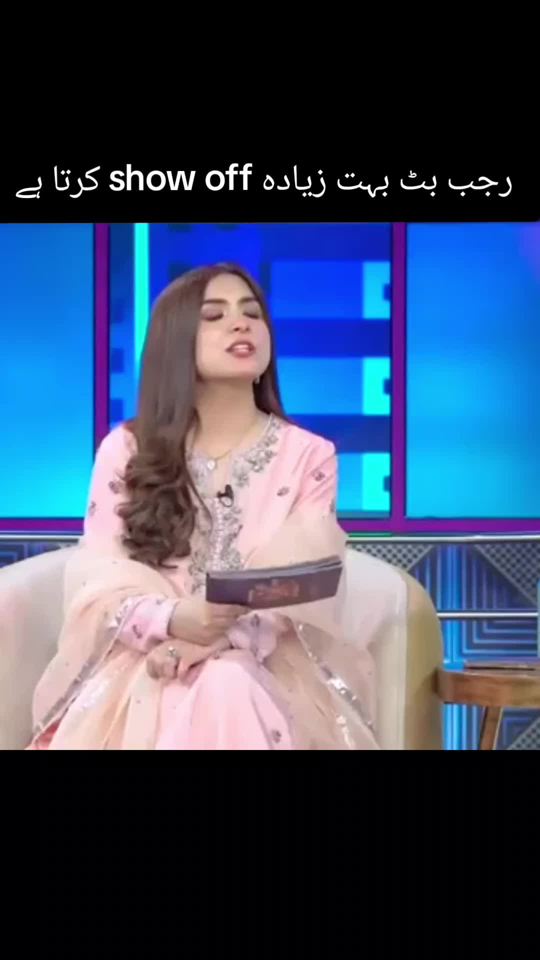 @Showbiz ki Duniya😍