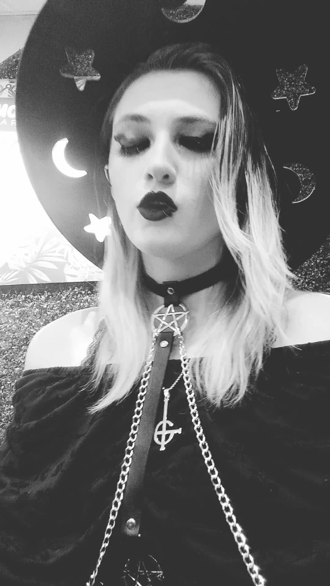 @Goth Mortician
