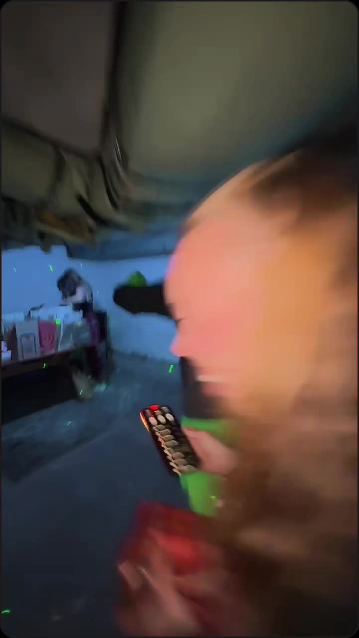 @nia