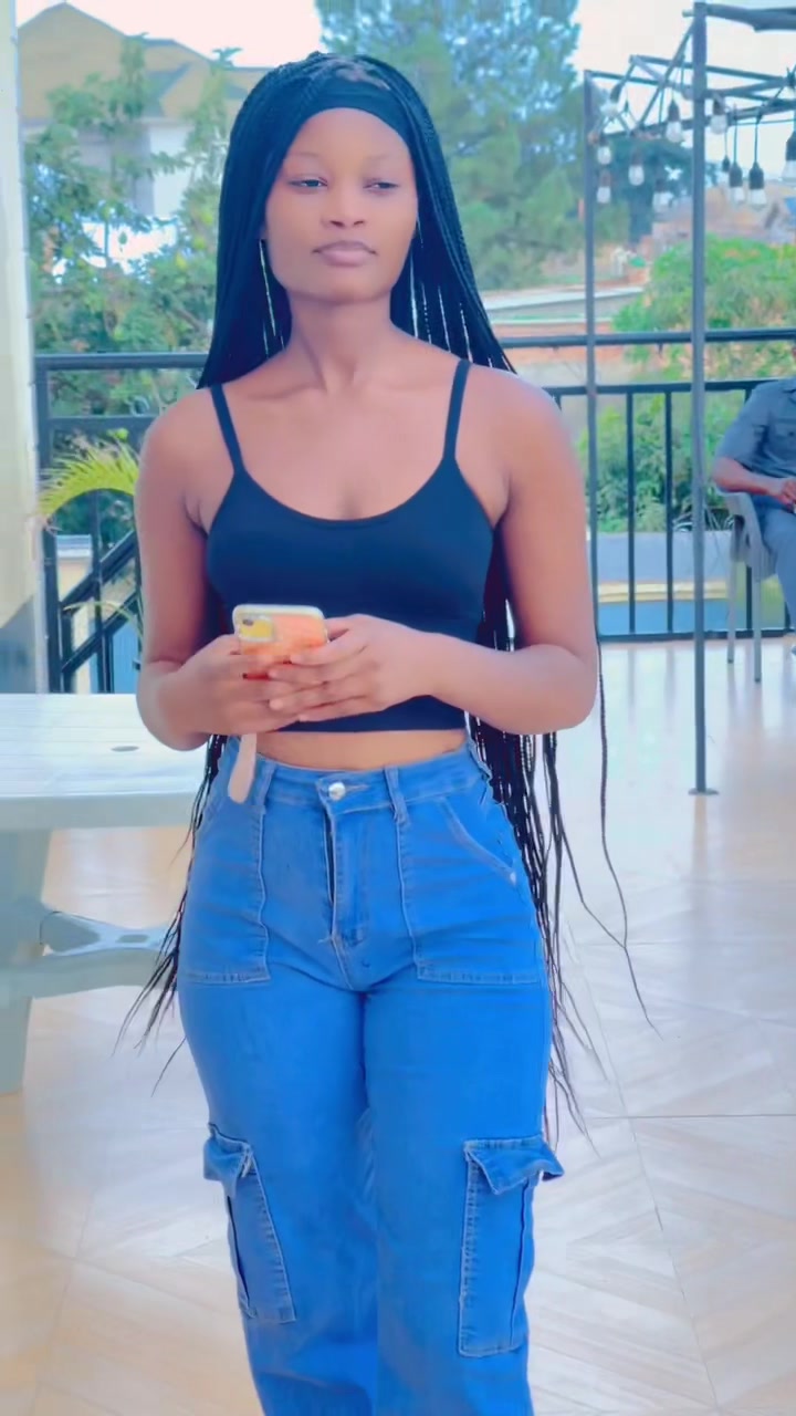 @Lauriane Nsambu