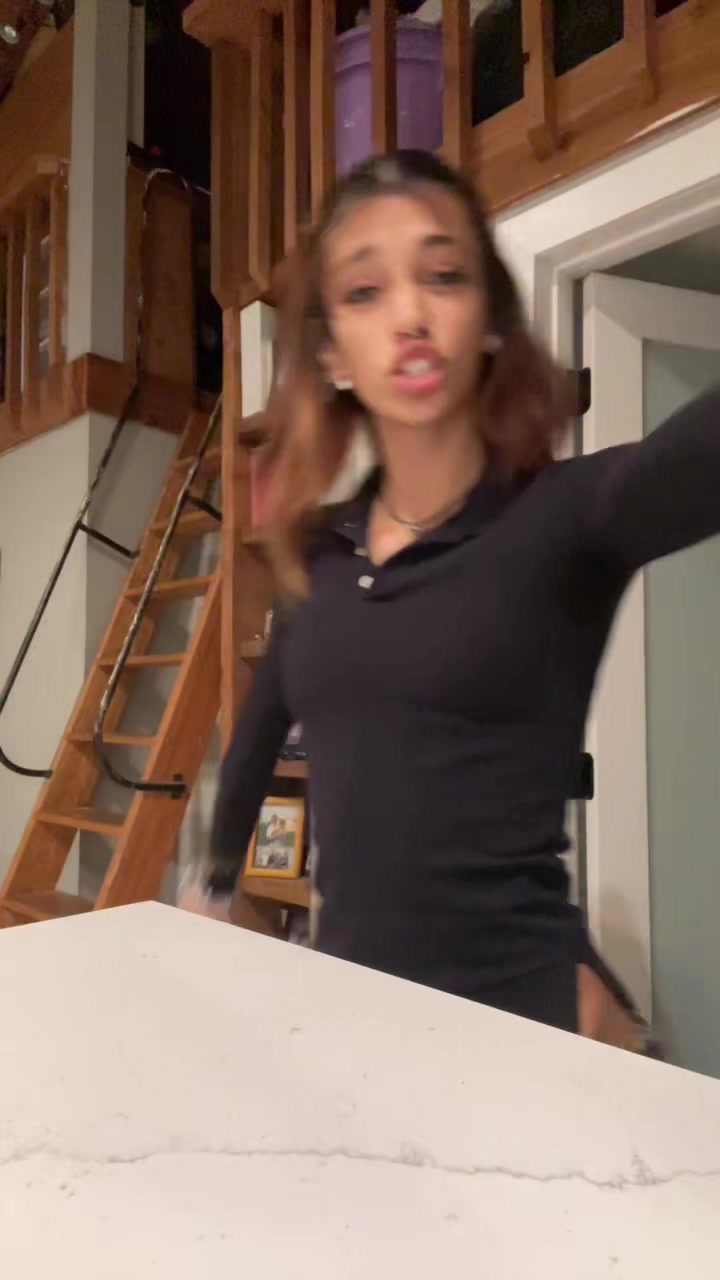 @yourmomsgf