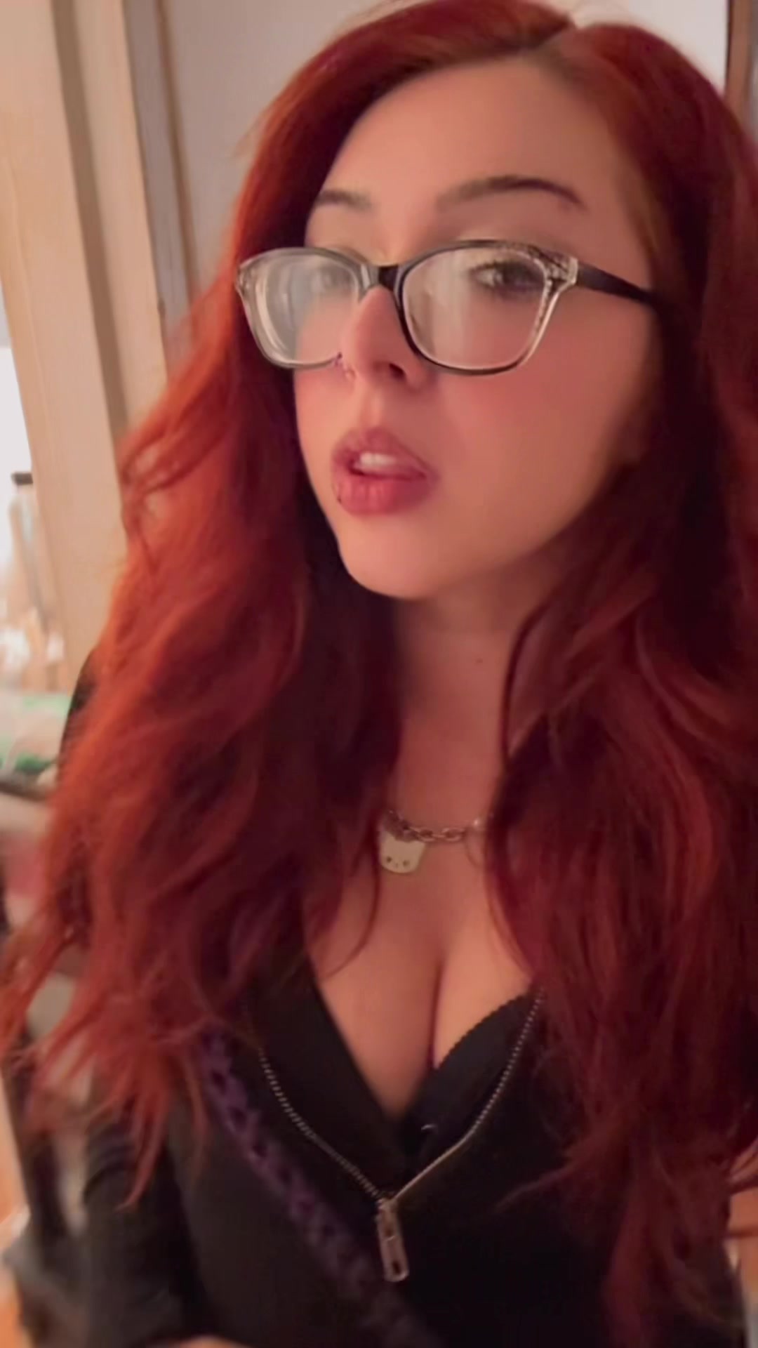 @Ari&ensp;Strawbari