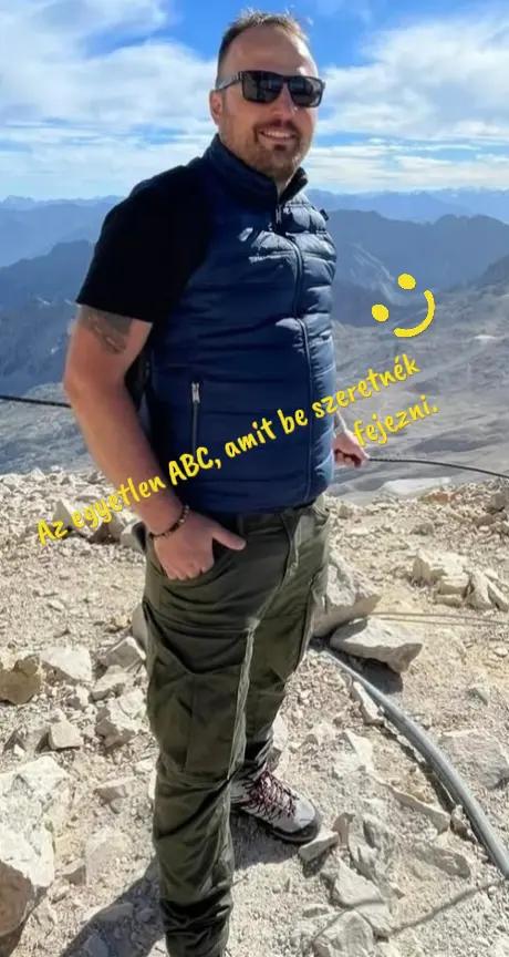 @D&aacute;niel S&aacute;ndor