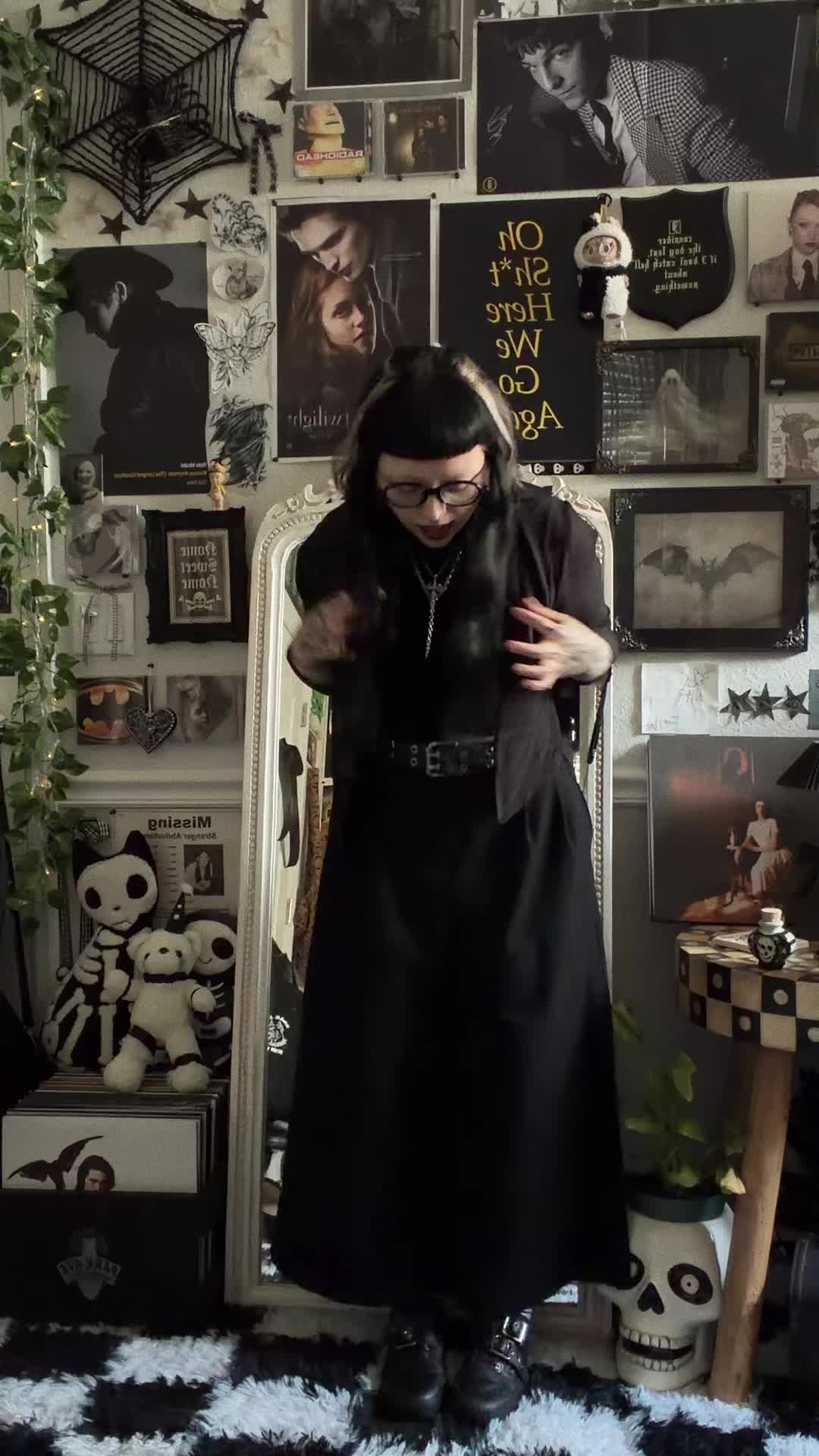 @𝔳𝔦𝔠𝔱𝔬𝔯𝔦𝔞 🦇