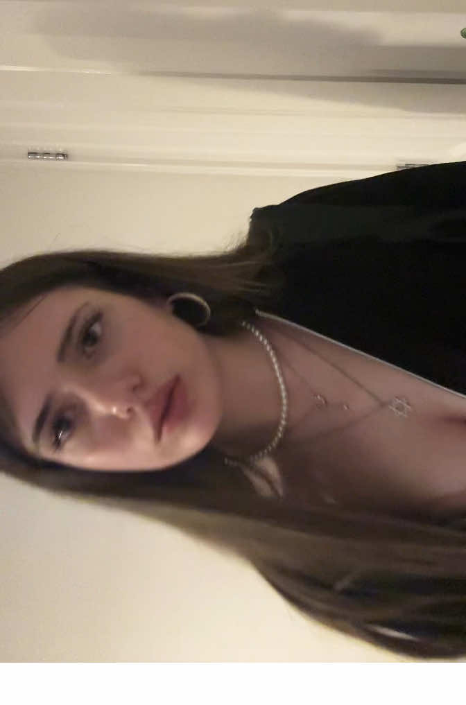@𝖈𝖍𝖑𝖔𝖊 ✡︎