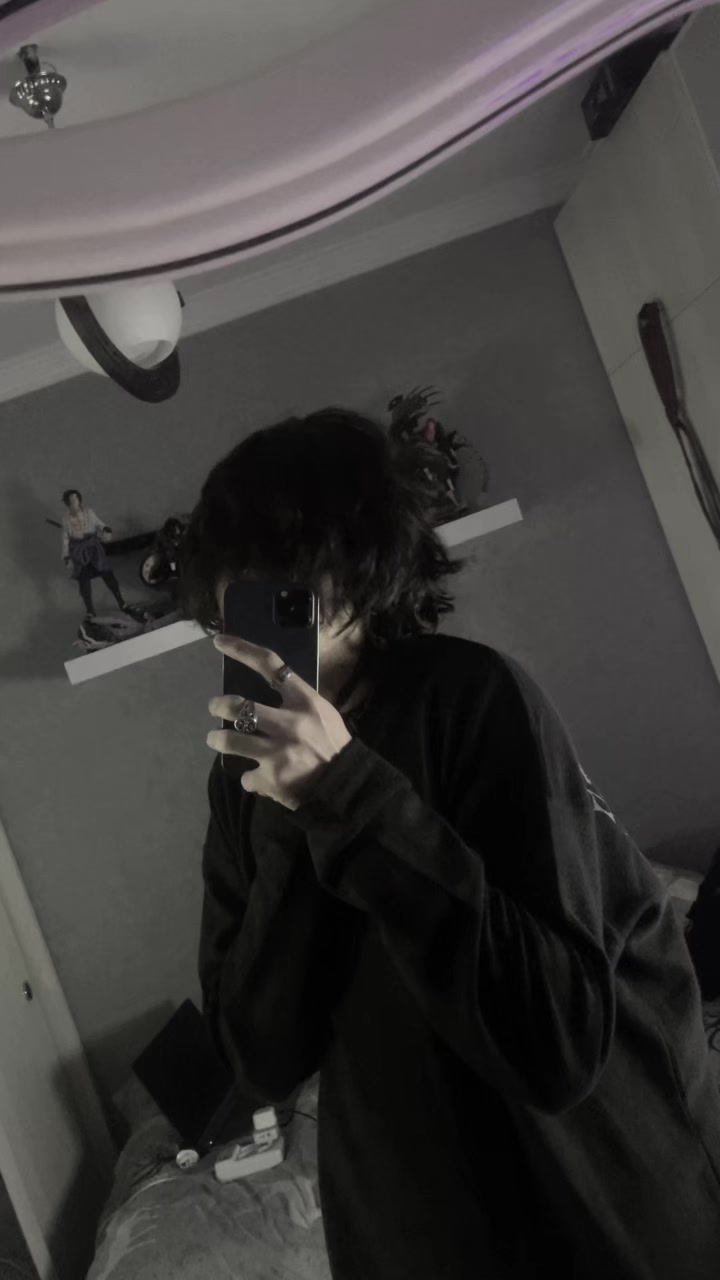 @blooodyravenn