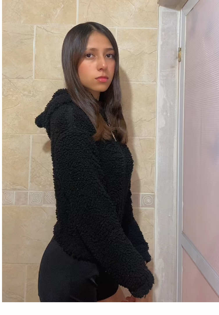 @Estefany🖤