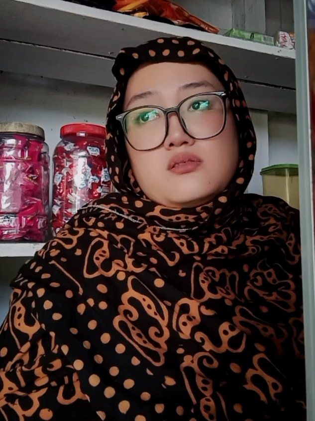 @Tia 🥸