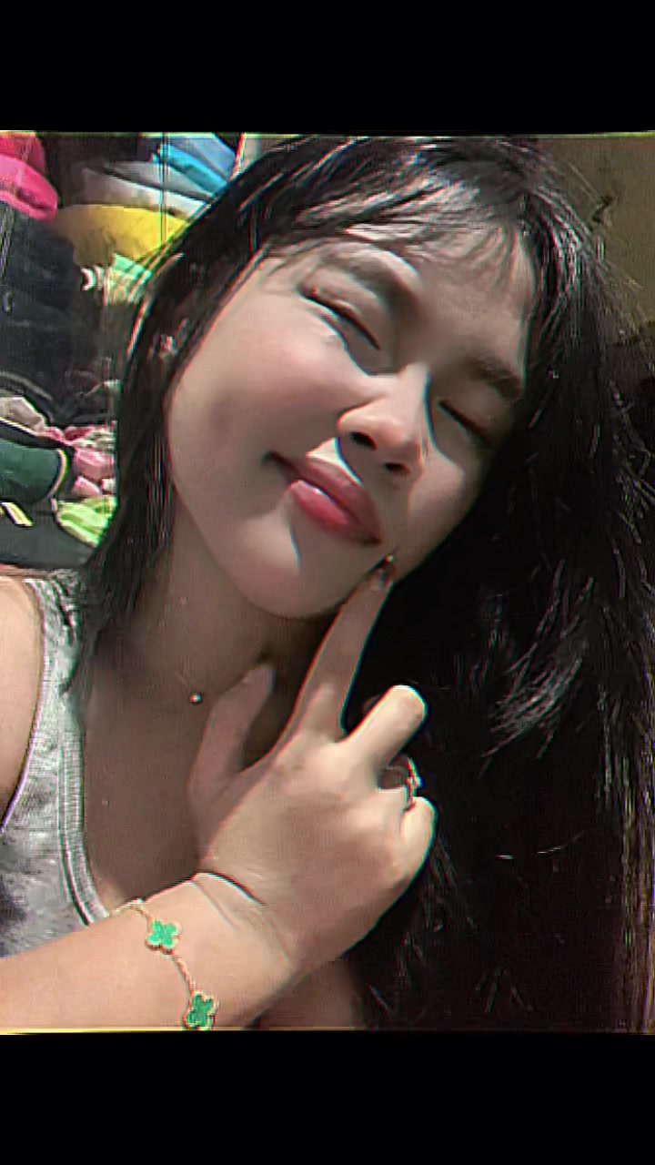 @Mica. _ella. č
