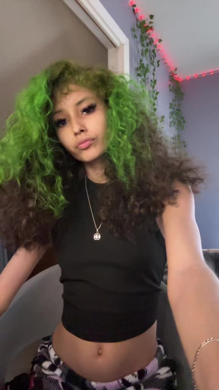 @🧑🏼&zwj;🎤