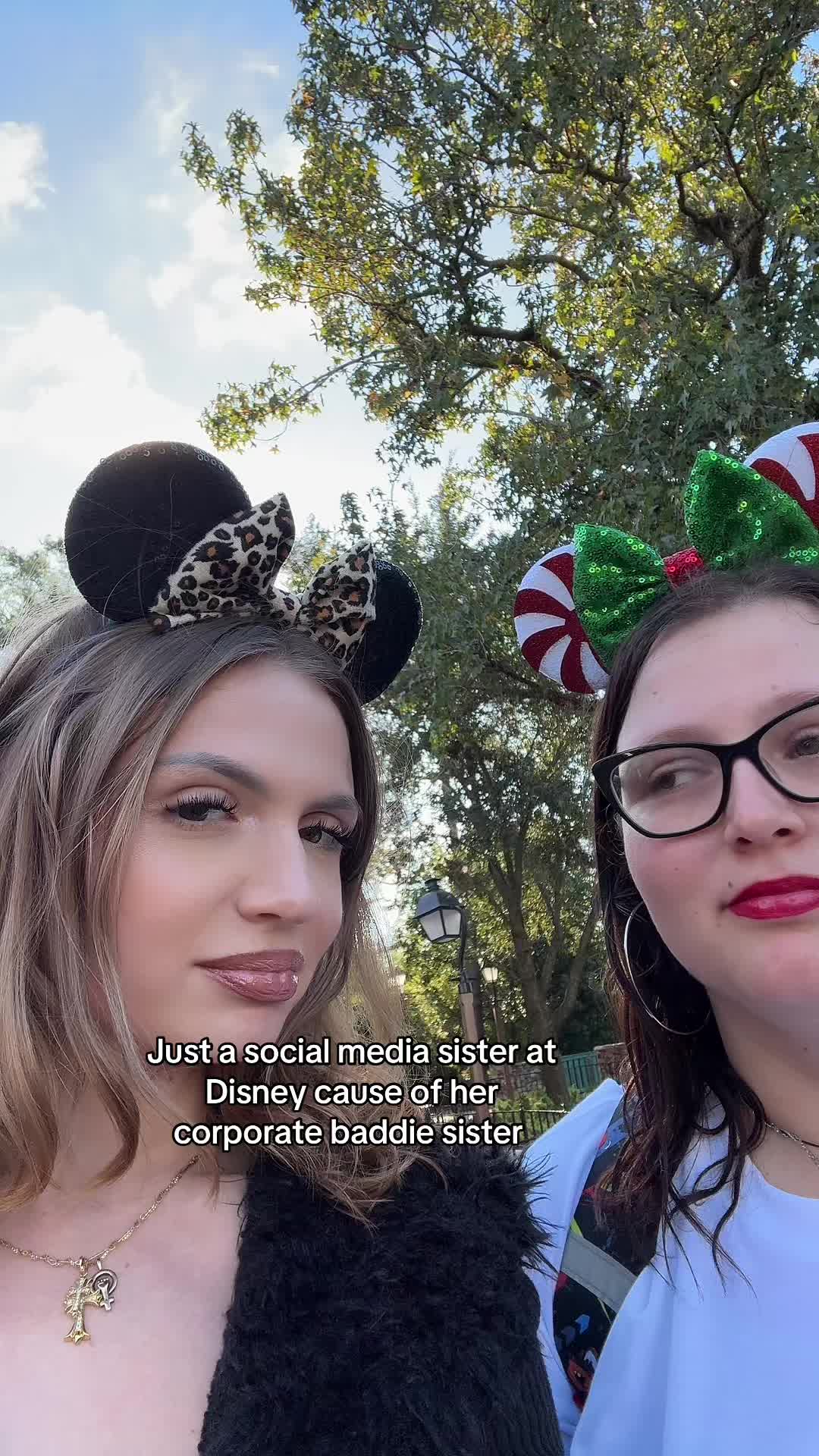 @niki&nicole