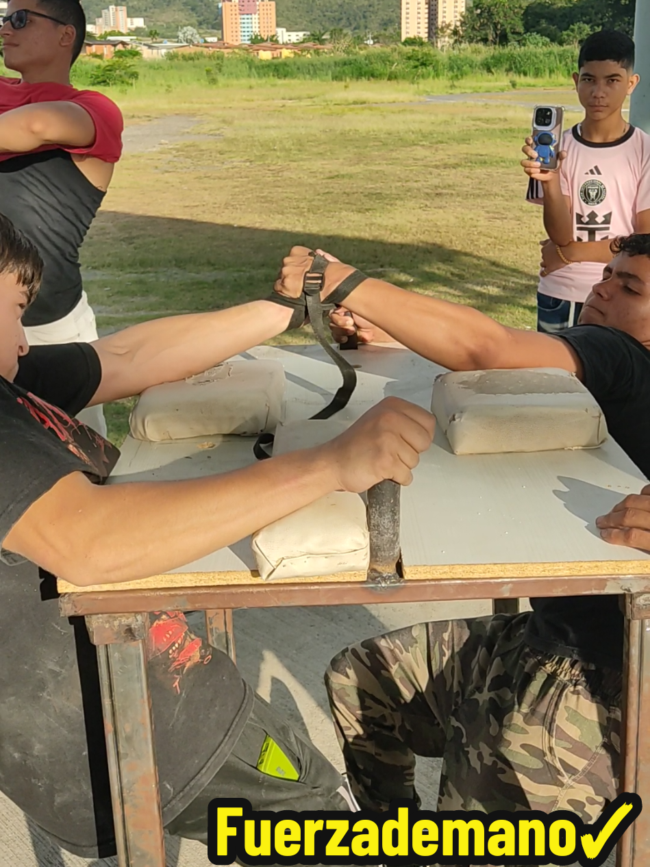 @Fuerzademano