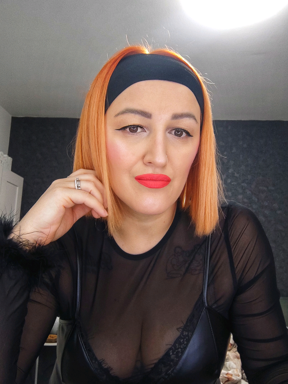@ℐ𝓋𝒶𝓃𝒶 𝒮𝒾𝓂ℴ𝓃𝒾𝓈