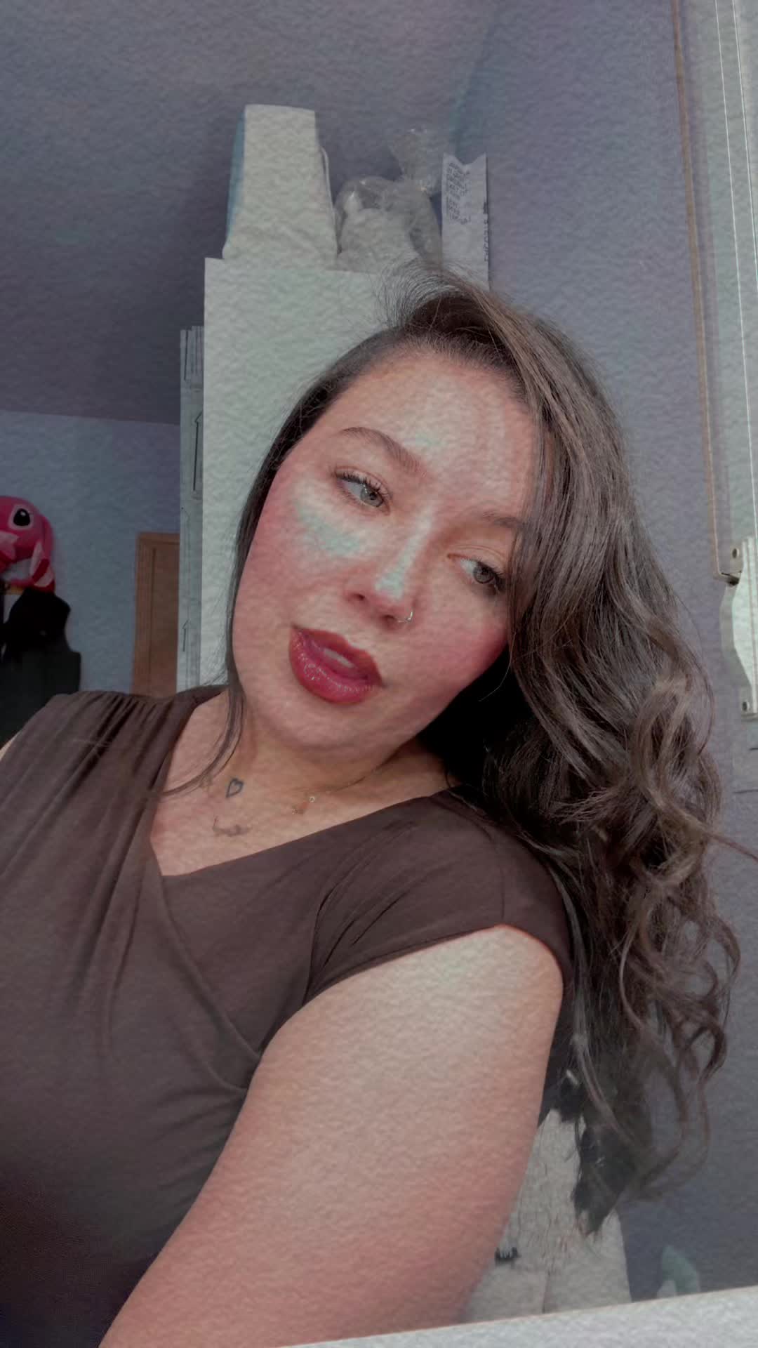 @Dinaaa_10