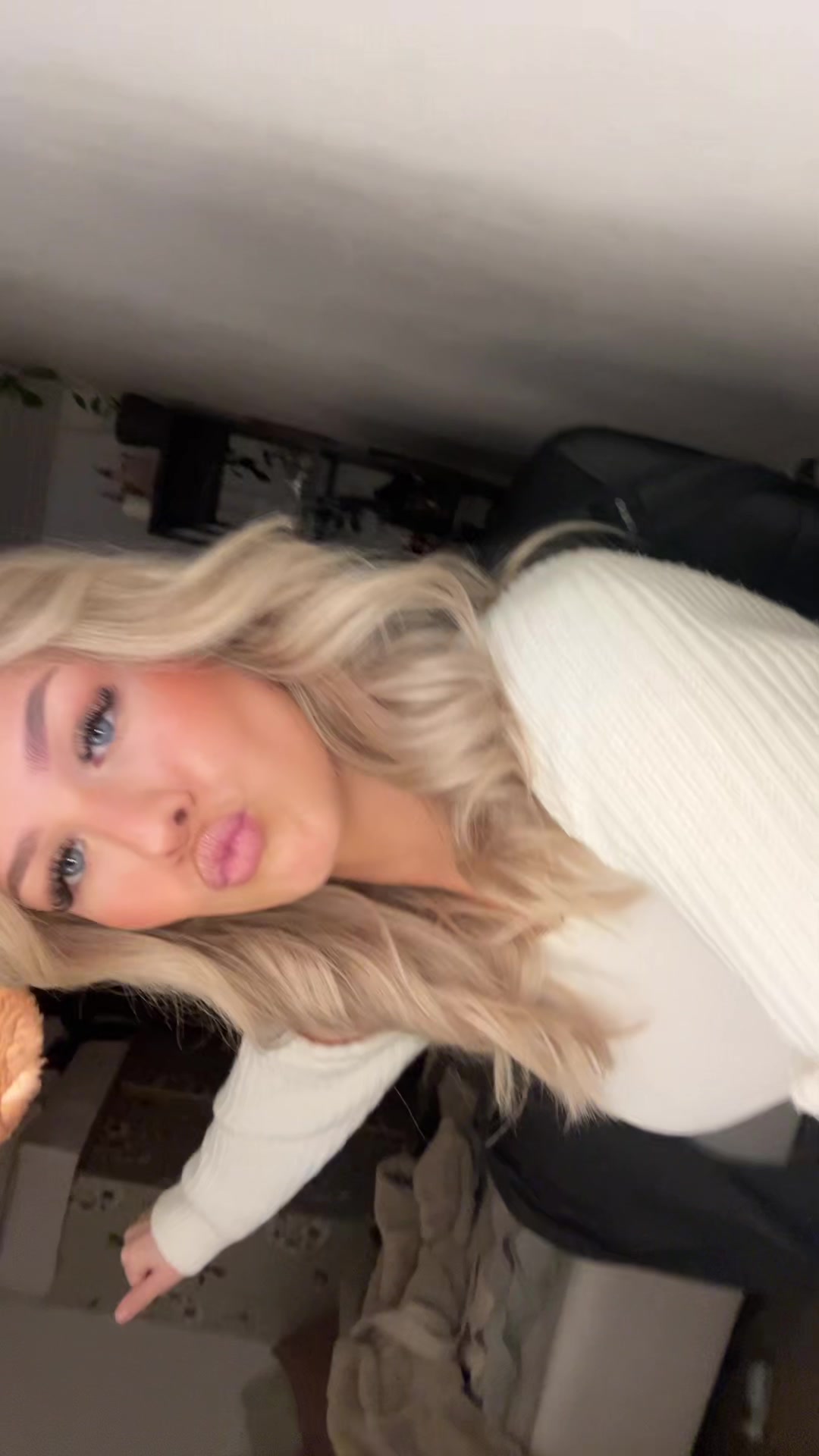 @Ledaren🤑
