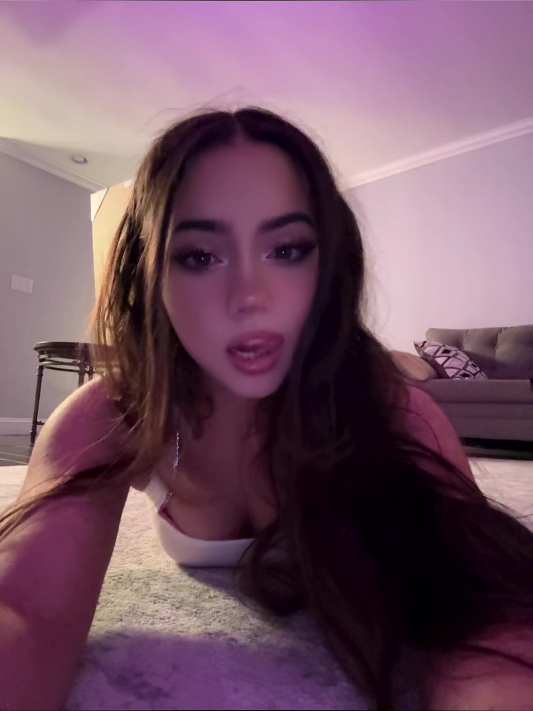 @itszoeyiso