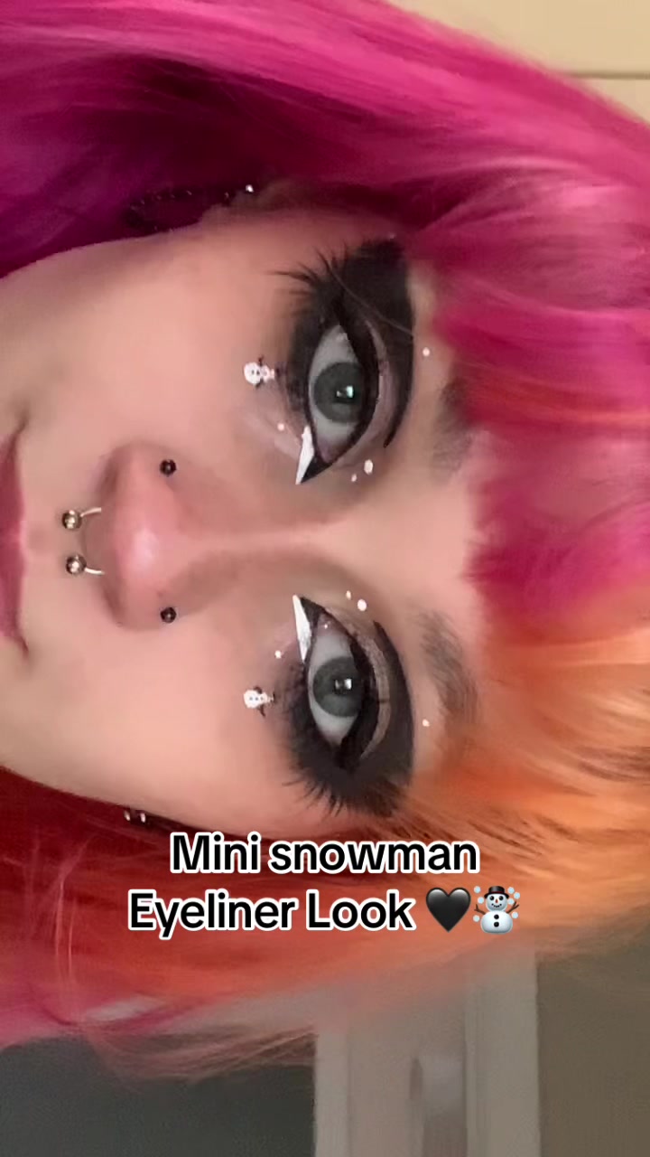 @&lsquo;That Pink Haired Girl&rsquo;