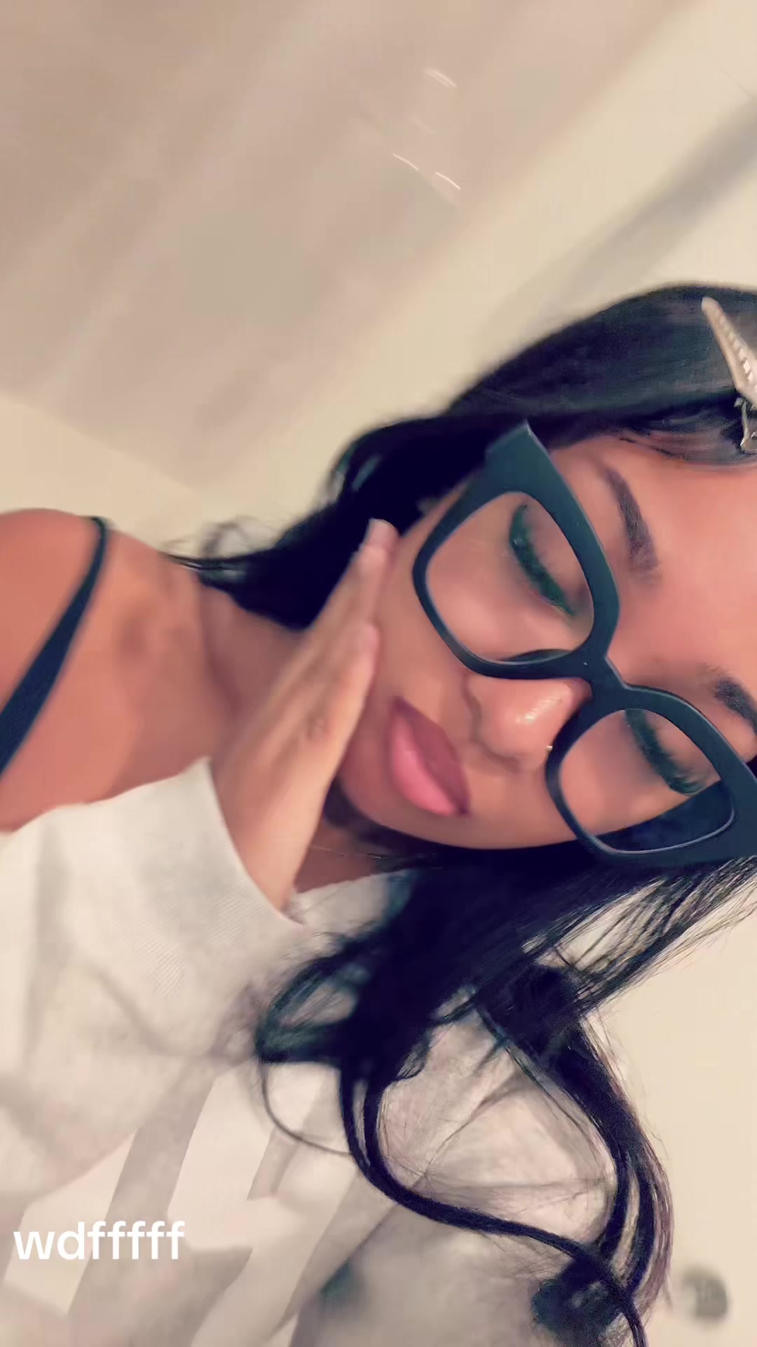 @🫦
