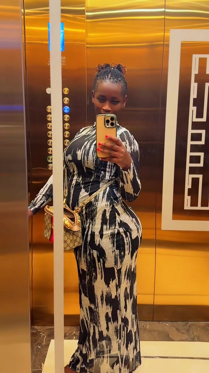 @Rosekwamboka