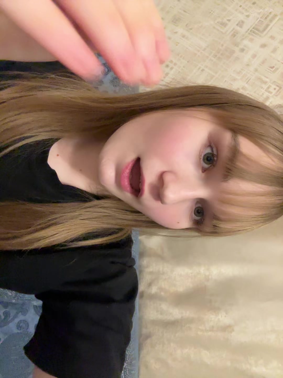 @vyvi