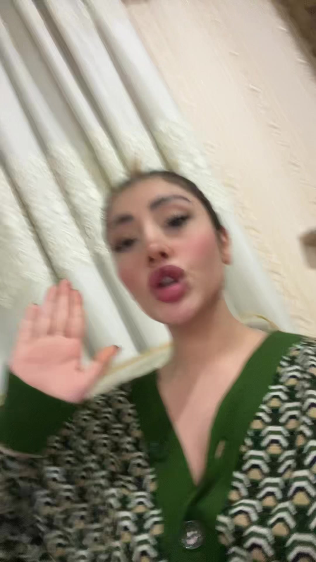 @melikazangene