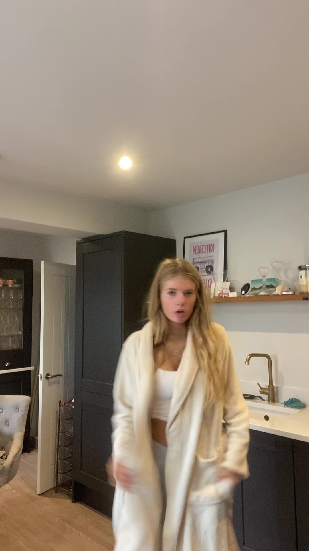 @😈