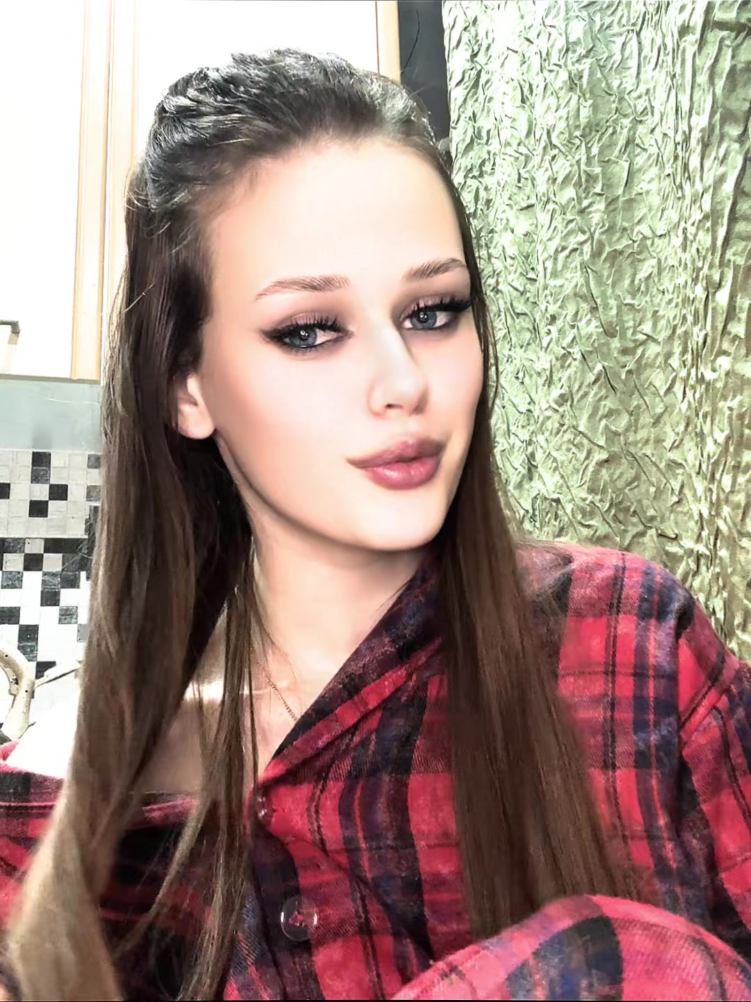 @𝓚𝓻𝓲𝓼𝓽𝓲𝓷𝓪 𝓡𝓸𝓰𝓪𝓷𝓸?