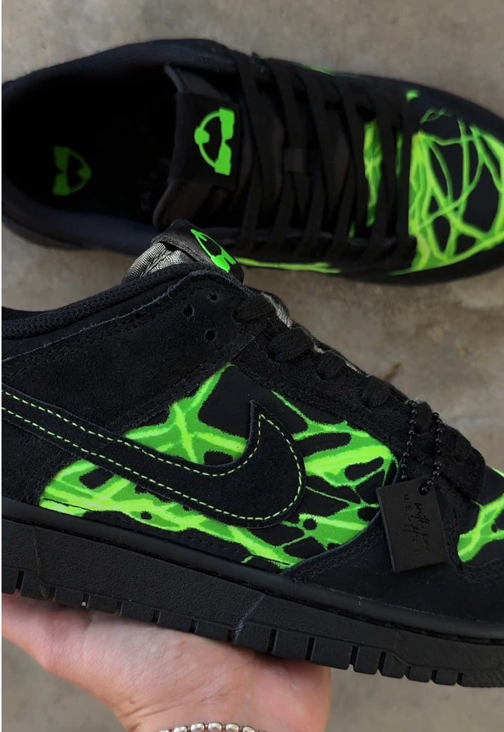 @With An H Shoe Customization