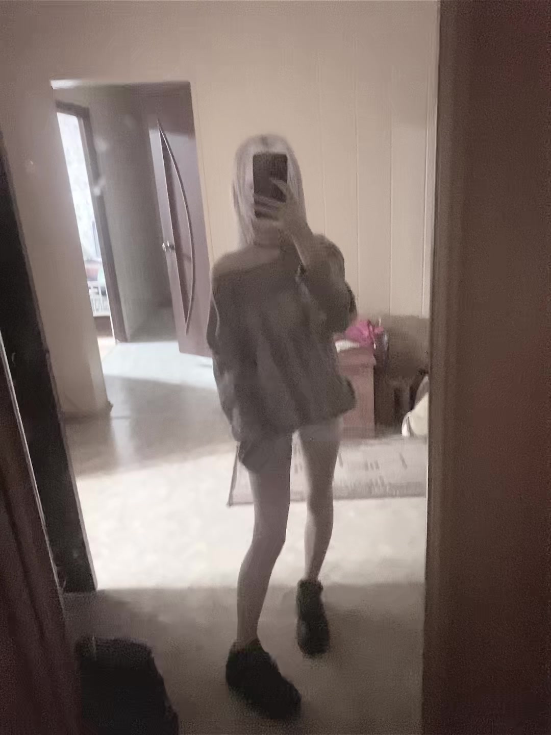 @малолетняя