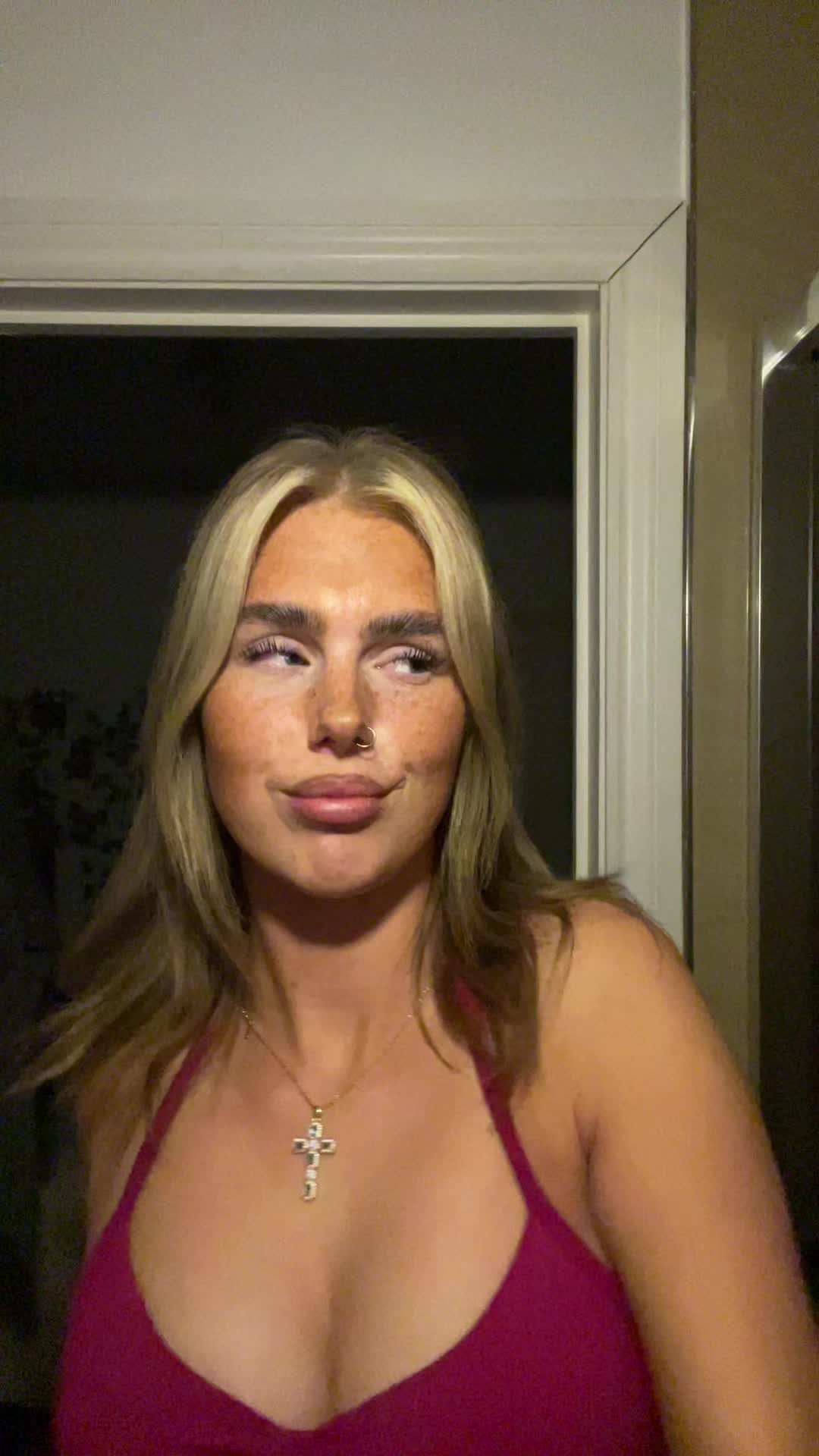 @scarlettduggan_
