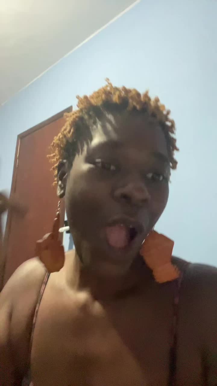 @wedrinkwine_