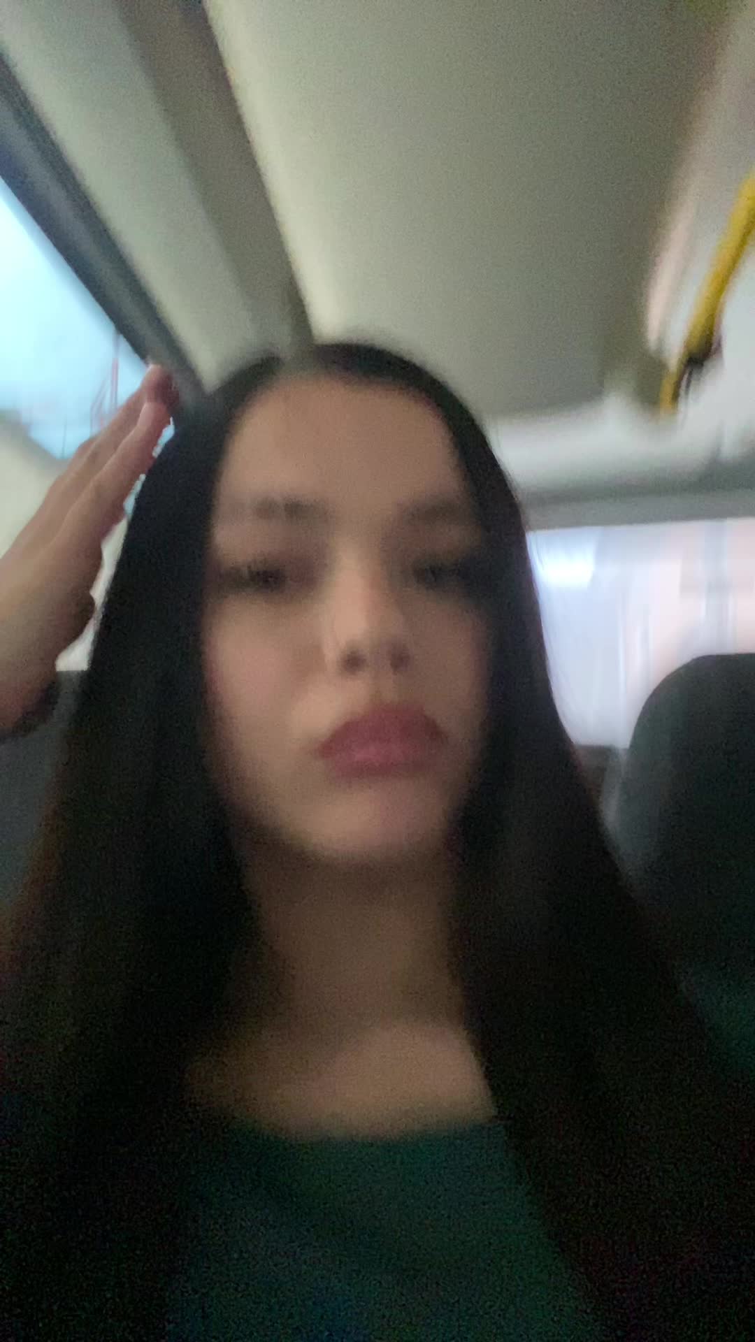 @valeriavela._